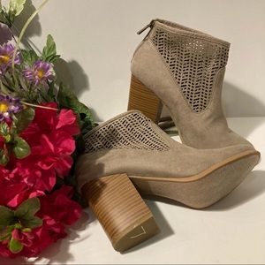 Coconuts by Matisse, Low top women’s boots, size 8